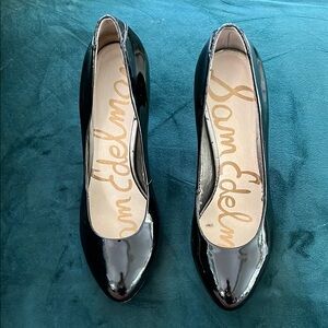 Sam Edelman Black Heels with Silver Accent and Snakeskin Heel Detail Size 7.5
